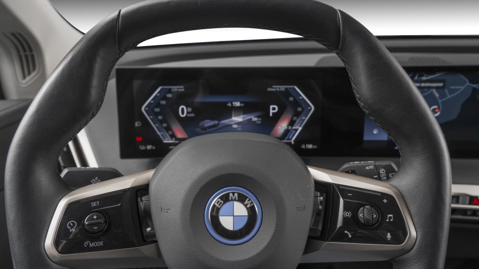 BMW iX 40 Charged Plus